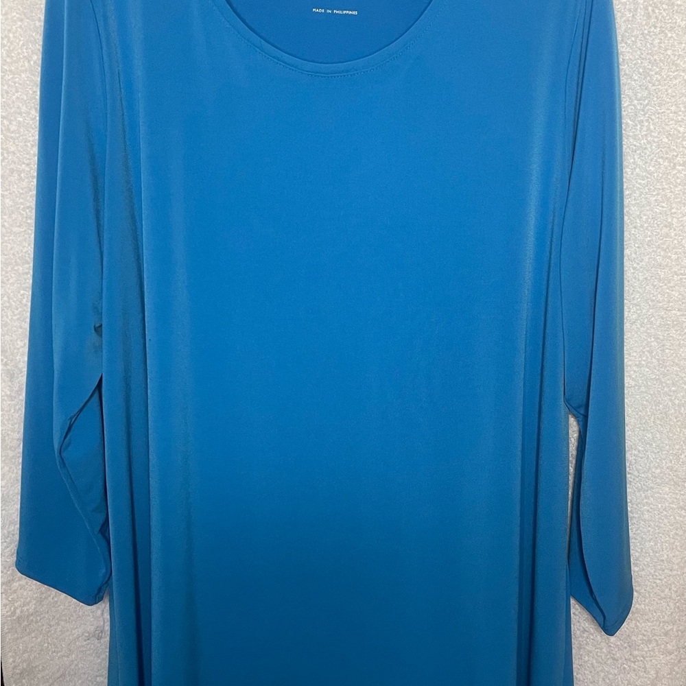 Susan Graver turquoise liquid silk scoop neck 3/4 slv tunic length.